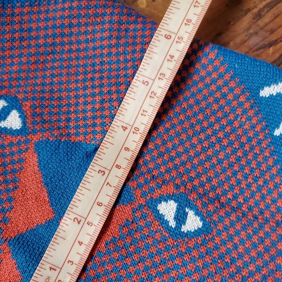 Patagonia Kids' Blue and Red Patterned Beanie - Picture 6 of 6